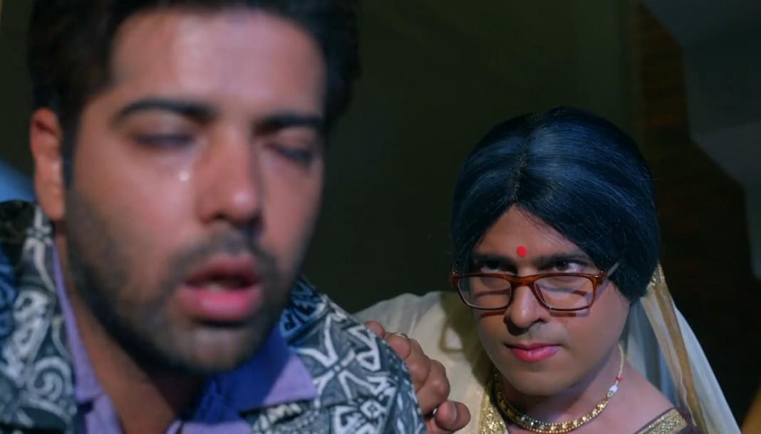 Megha Barsenge 15th May: Arjun Scares Manoj